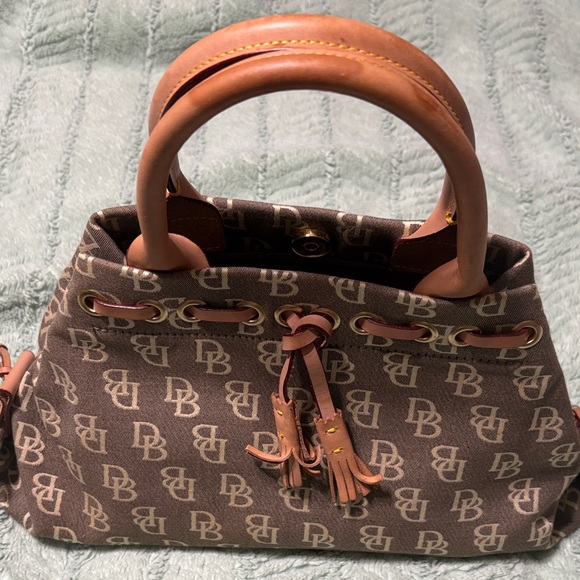 Vintage Dooney&Bourke purse band new never used. - Picture 3 of 6